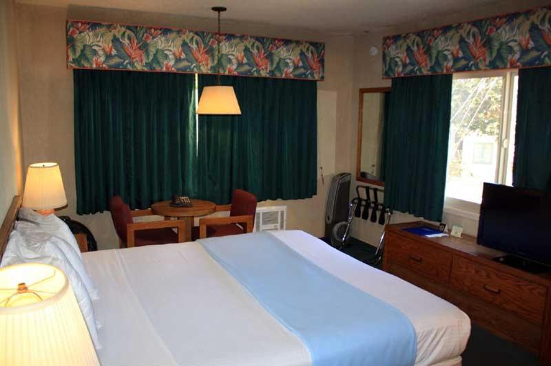Cabrillo Inn At The Beach Санта-Барбара Екстер'єр фото